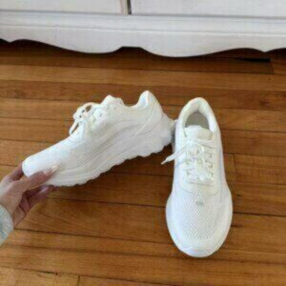 Alo Yoga Runner Pink Athletic Shoes - Picture 3 of 5